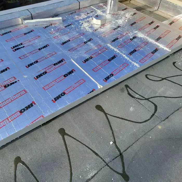 Chantier d'étanchéité d'un toit plat à Toulouse