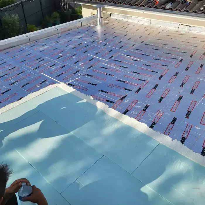 Chantier d'étanchéité d'un toit plat à Toulouse