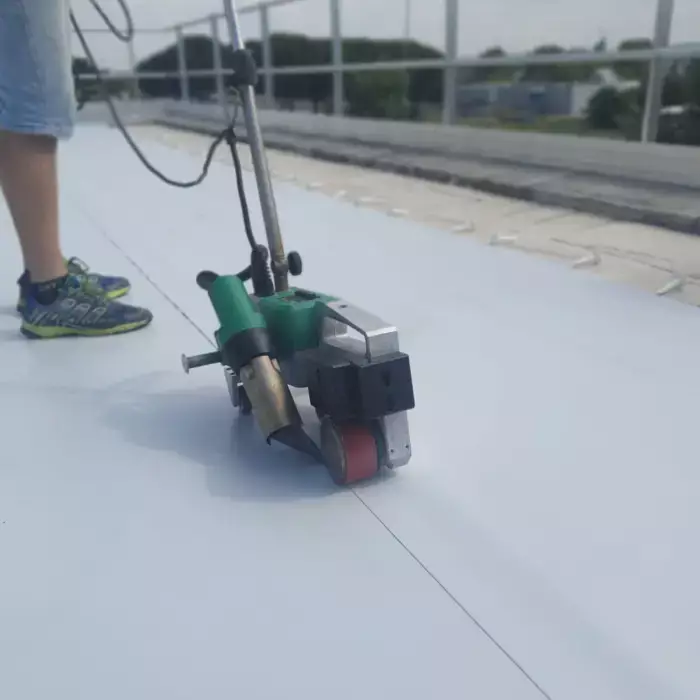 Chantier d'étanchéité d'un toit plat à Toulouse