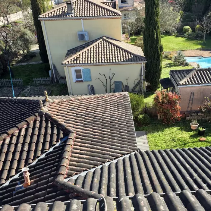 Chantier de rénovation de toiture avant traitement Hydro Mineral à Balma près de Toulouse (31)