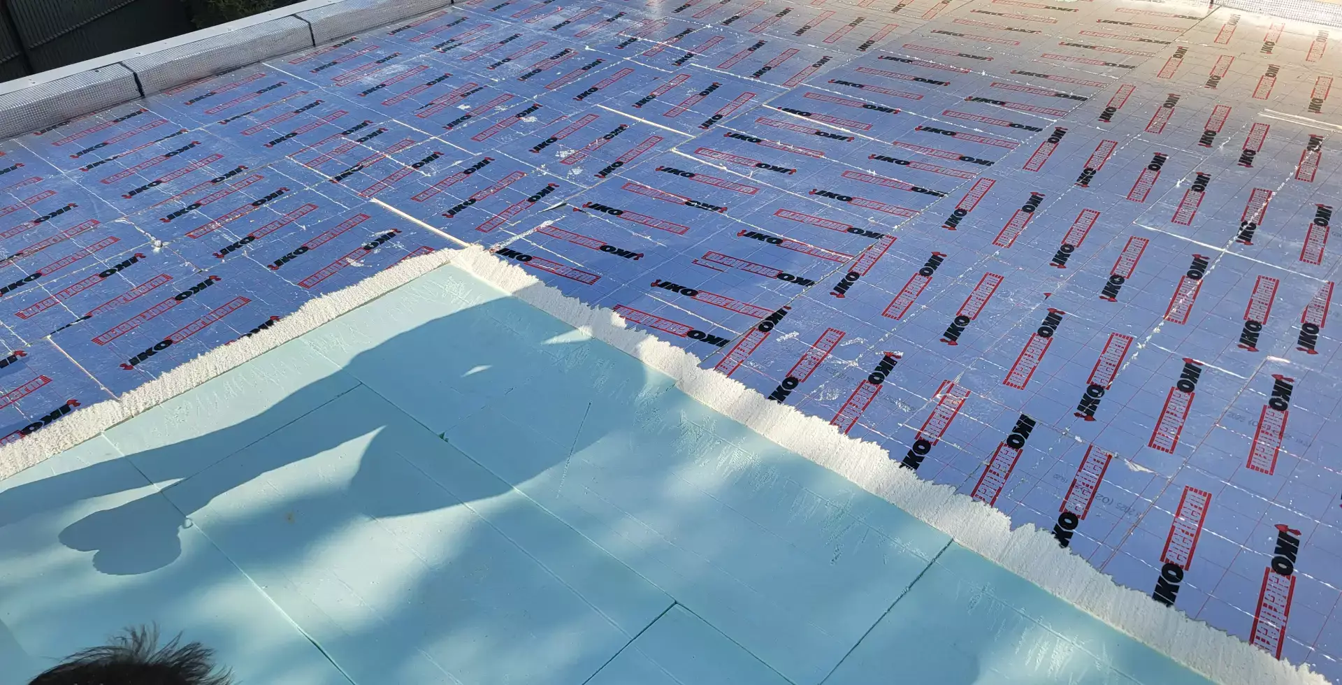 Chantier d'étanchéité sur toit plat 