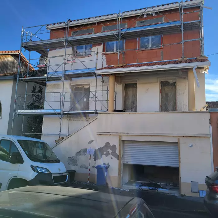 Chantier de surélévation d'une maison à Toulouse - Pendant les travaux